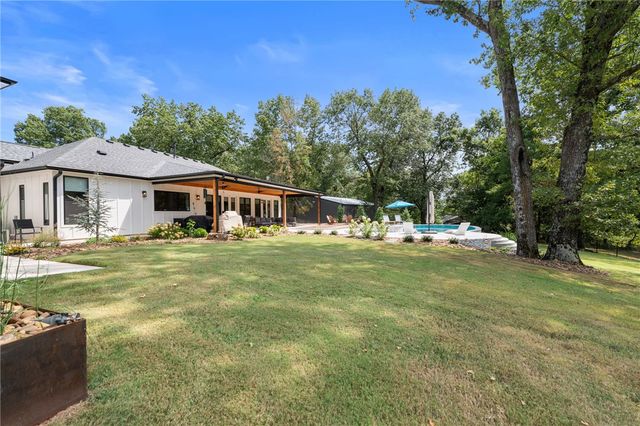 3335 Barrington Road, Tontitown, AR 72704