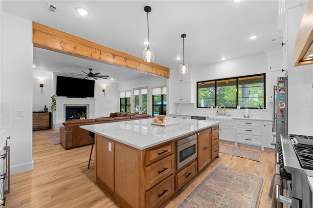 3335 Barrington Road, Tontitown, AR 72704