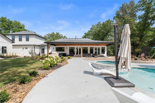 3335 Barrington Road, Tontitown, AR 72704