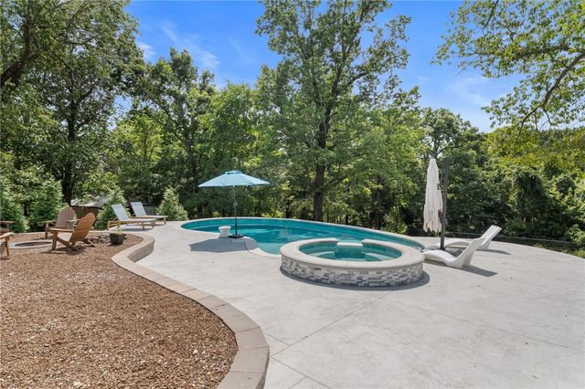 3335 Barrington Road, Tontitown, AR 72704