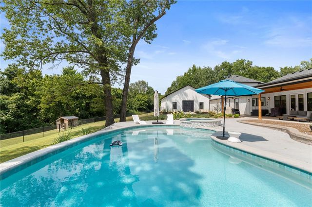 3335 Barrington Road, Tontitown, AR 72704