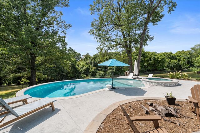 3335 Barrington Road, Tontitown, AR 72704