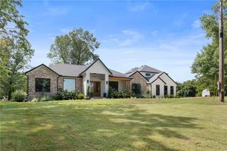 3335 Barrington Road, Tontitown, AR 72704