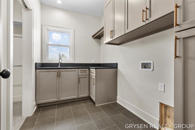 8645 Bosque Drive, Caledonia, MI 49316