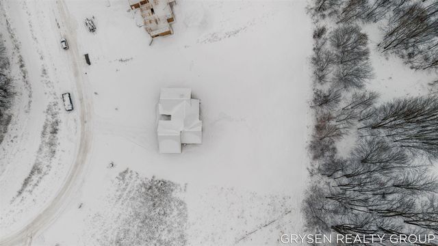 8645 Bosque Drive, Caledonia, MI 49316