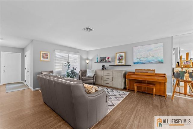 264 Glen Road 264A, Monroe, NJ 08831