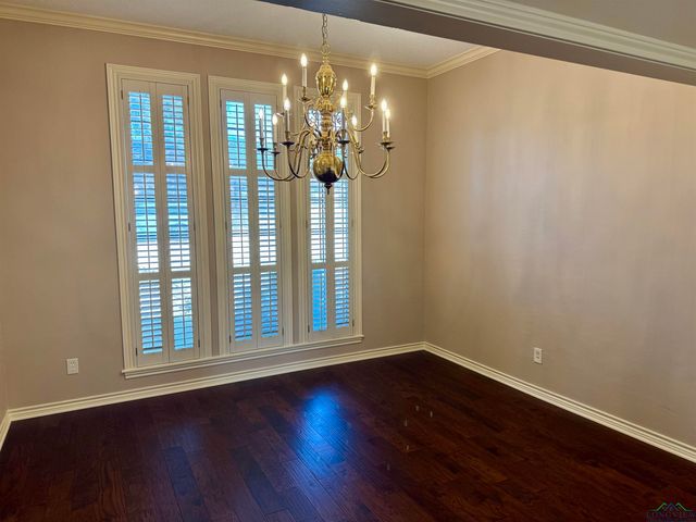 1617 McAllen, Henderson, TX 75654