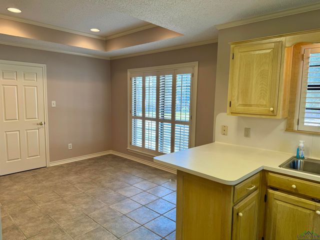 1617 McAllen, Henderson, TX 75654