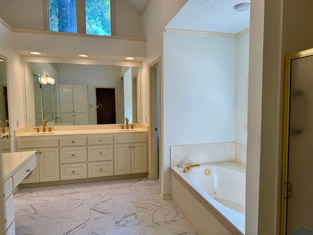 1617 McAllen, Henderson, TX 75654