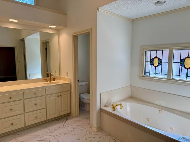 1617 McAllen, Henderson, TX 75654