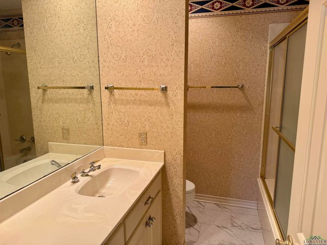 1617 McAllen, Henderson, TX 75654