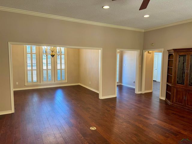 1617 McAllen, Henderson, TX 75654