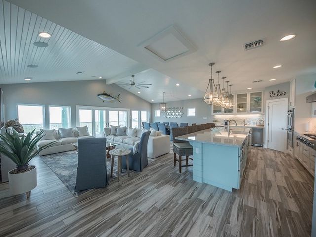 8125 Beach Break Dr, Corpus Christi, TX 78418