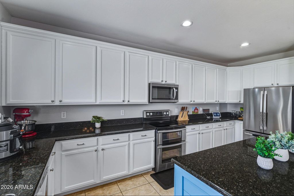 Image 9 of property listing at 43879 W MARICOPA Avenue, Maricopa, AZ 85138