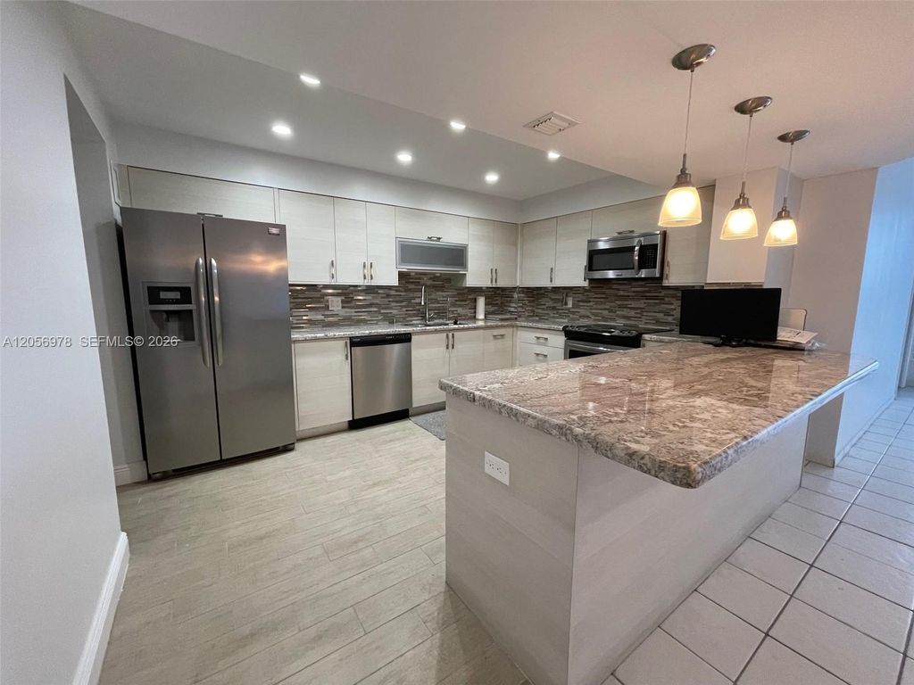 5825 Collins Ave 7B, Miami Beach, FL 33140