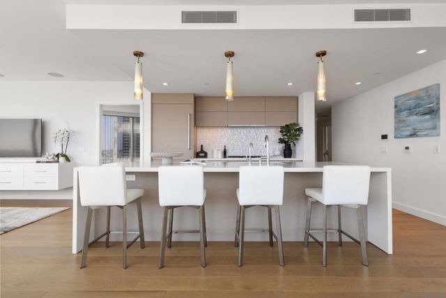 888 W E St 2602, San Diego, CA 92101