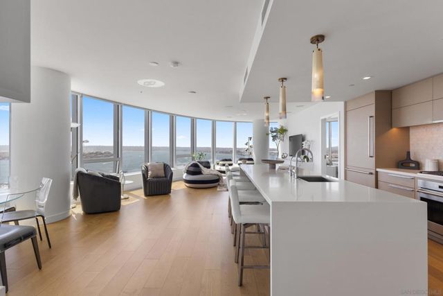 888 W E St 2602, San Diego, CA 92101