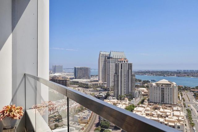 888 W E St 2602, San Diego, CA 92101