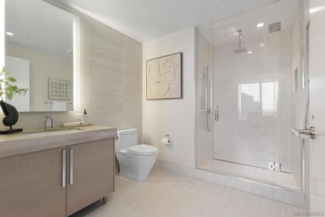 888 W E St 2602, San Diego, CA 92101