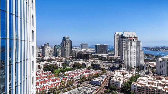 888 W E St 2602, San Diego, CA 92101