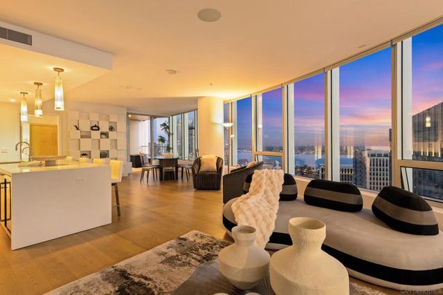 888 W E St 2602, San Diego, CA 92101
