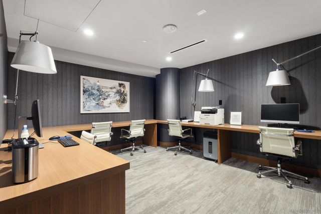 888 W E St 2602, San Diego, CA 92101