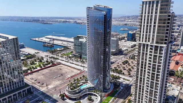 888 W E St 2602, San Diego, CA 92101