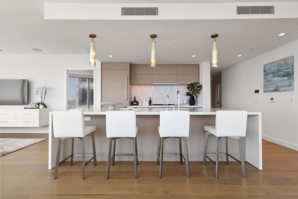 Image 15 of property listing at 888 W E St 2602, San Diego, CA 92101
