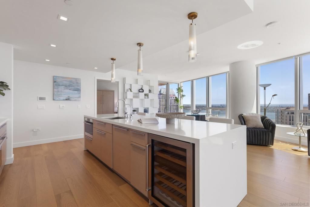 Image 17 of property listing at 888 W E St 2602, San Diego, CA 92101