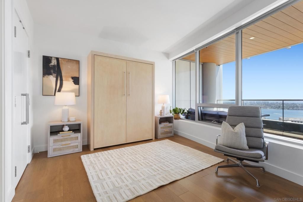 Image 33 of property listing at 888 W E St 2602, San Diego, CA 92101