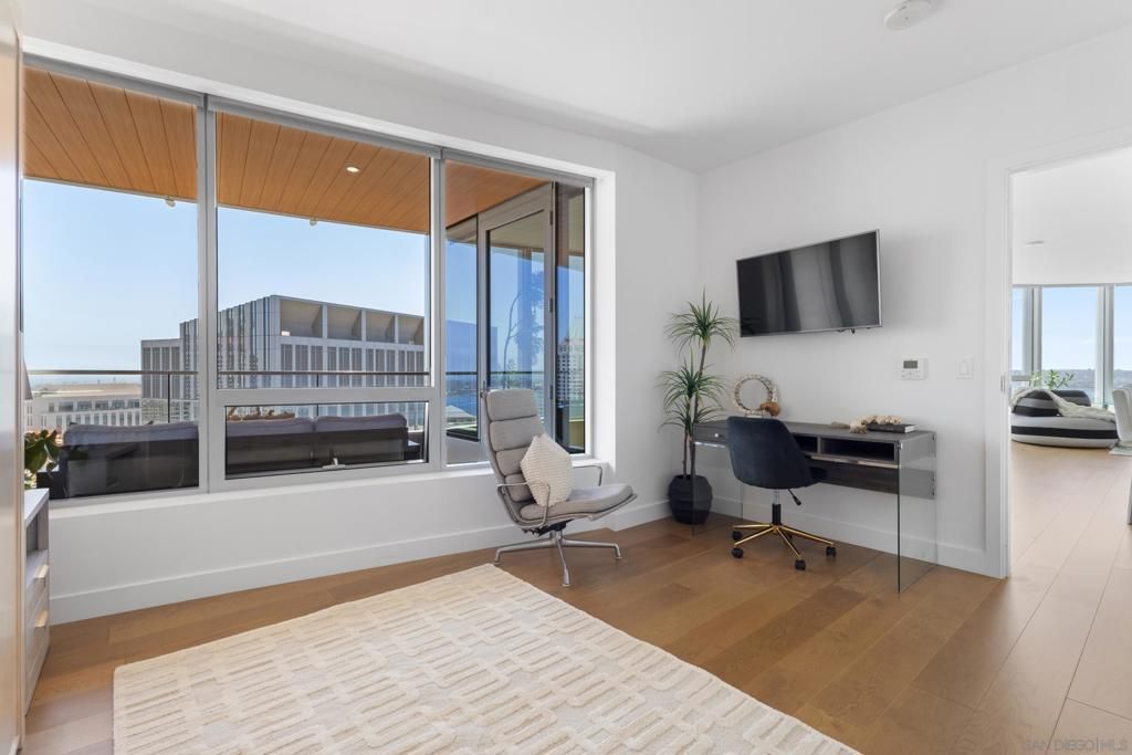 Image 34 of property listing at 888 W E St 2602, San Diego, CA 92101