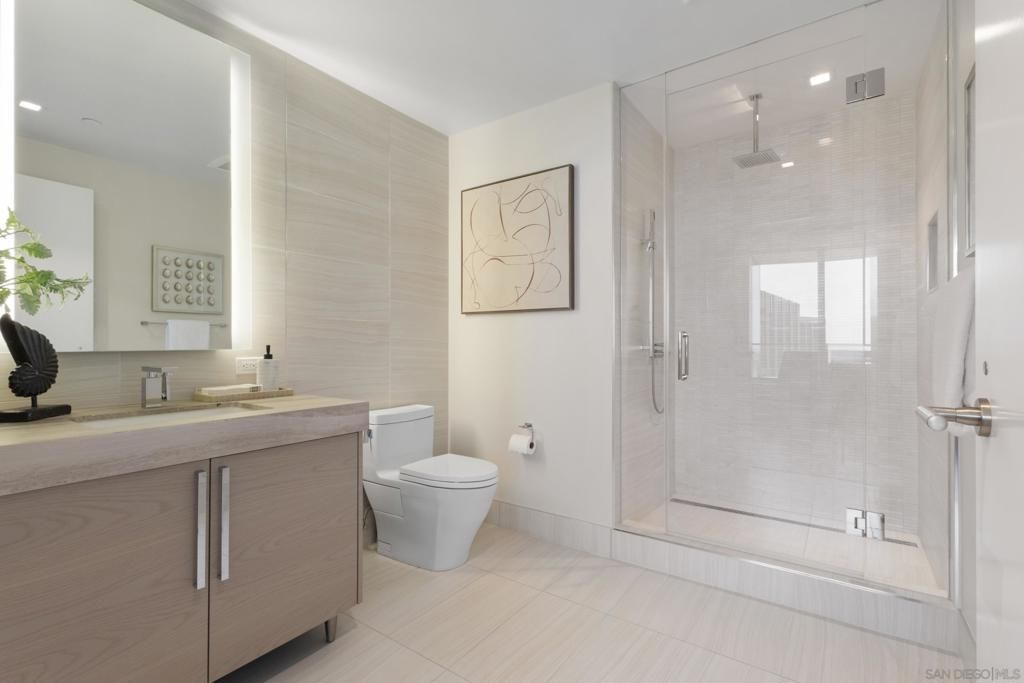 Image 35 of property listing at 888 W E St 2602, San Diego, CA 92101