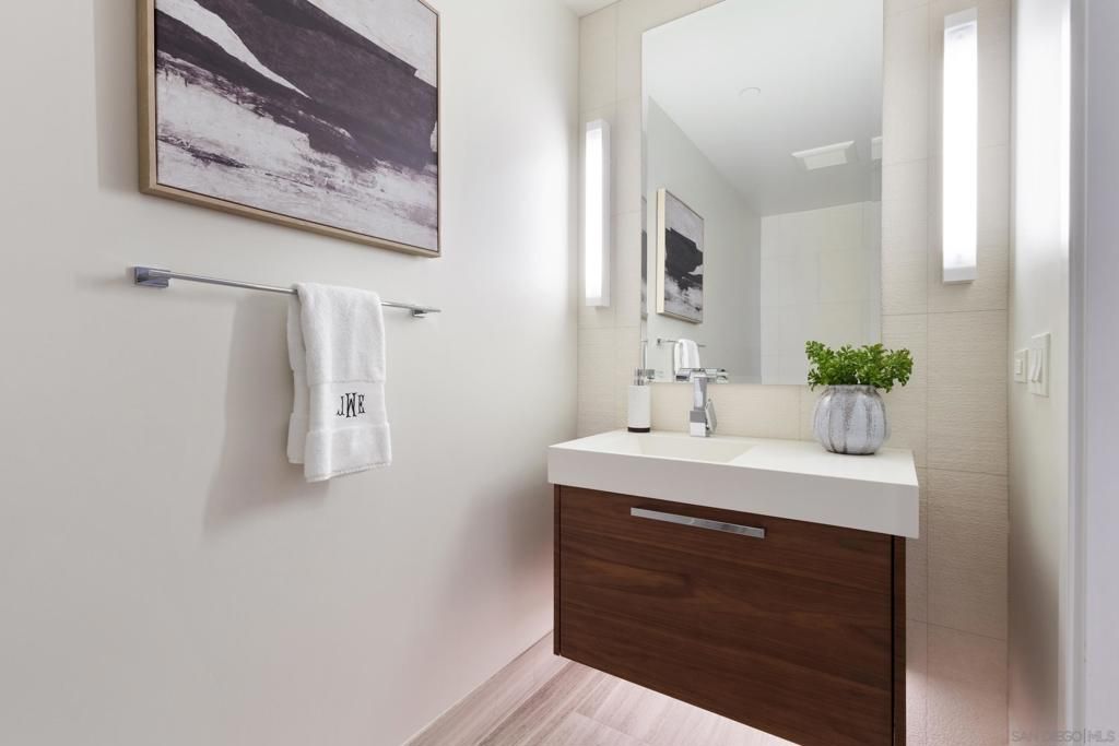 Image 39 of property listing at 888 W E St 2602, San Diego, CA 92101