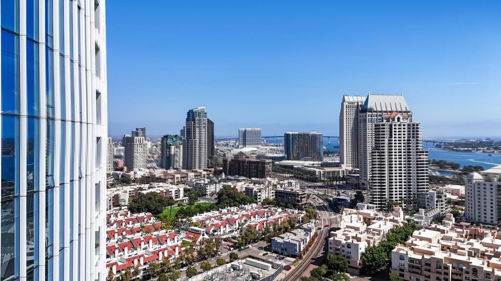 Image 45 of property listing at 888 W E St 2602, San Diego, CA 92101