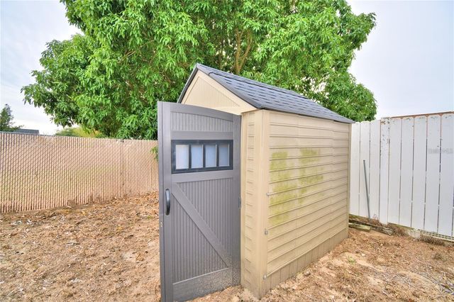 616 CRYSTALS BOULEVARD, Winter Haven, FL 33884