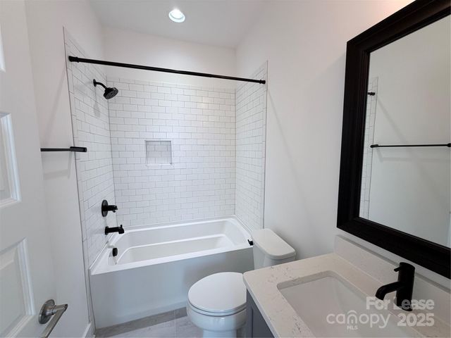 2009 Hamorton Place, Charlotte, NC 28205