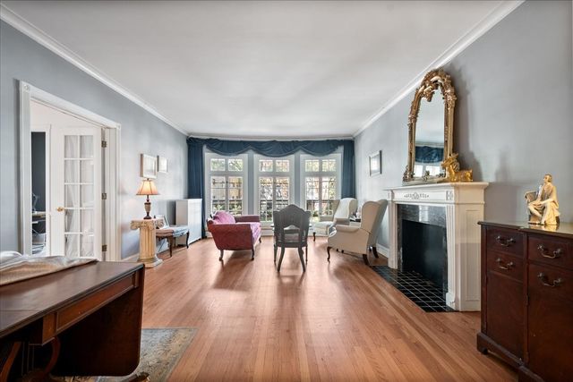 496 Sheridan Road 1, Evanston, IL 60202