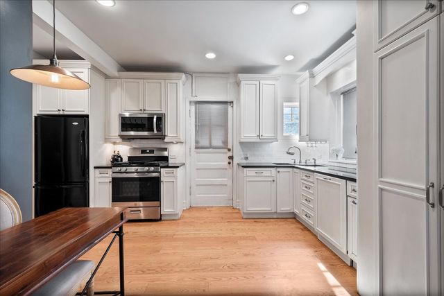 496 Sheridan Road 1, Evanston, IL 60202