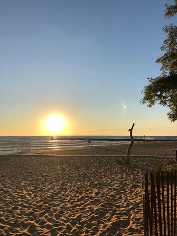 496 Sheridan Road 1, Evanston, IL 60202