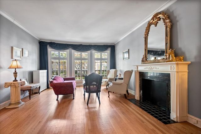 496 Sheridan Road 1, Evanston, IL 60202