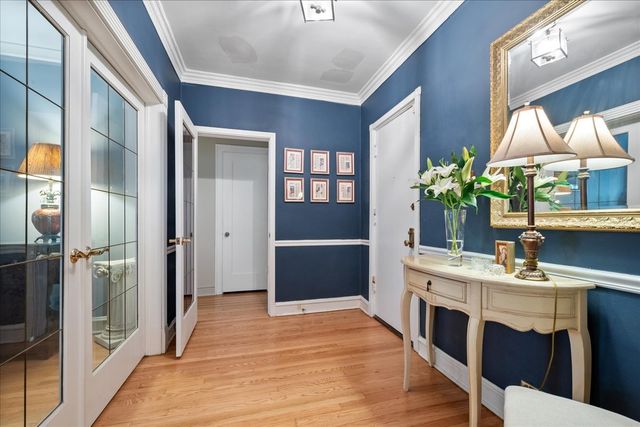 496 Sheridan Road 1, Evanston, IL 60202