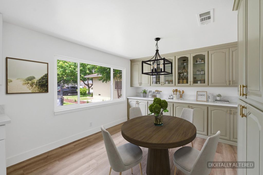 Image 11 of property listing at 1843 W Cortland Avenue, Fresno, CA 93705