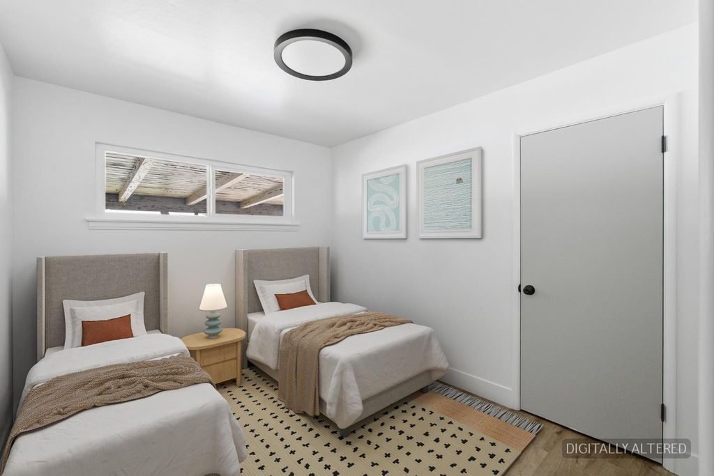 Image 13 of property listing at 1843 W Cortland Avenue, Fresno, CA 93705
