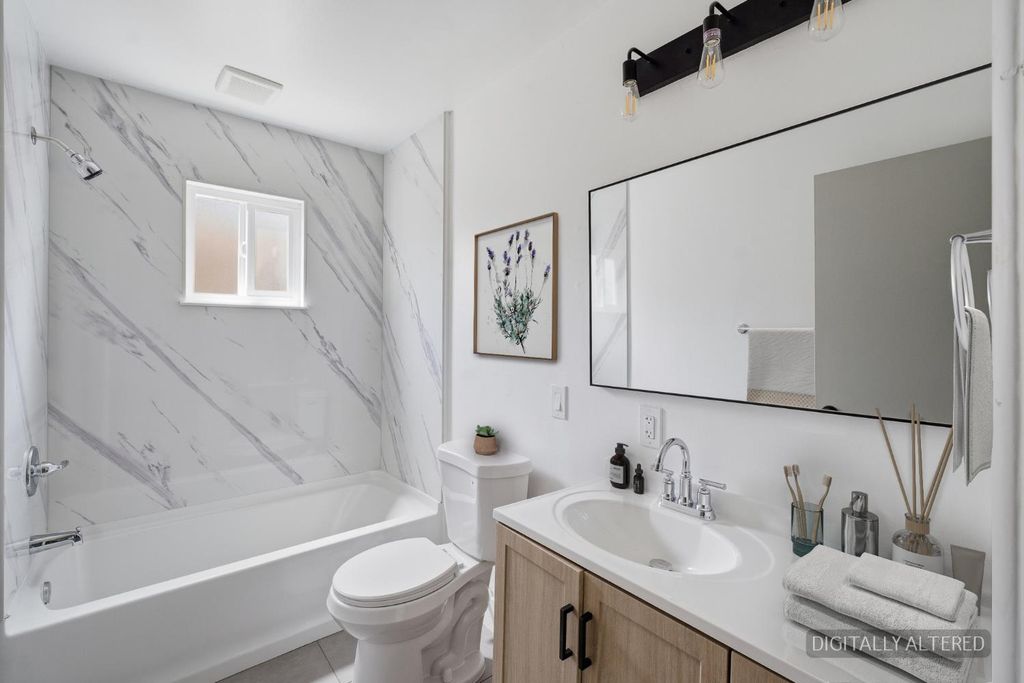 Image 17 of property listing at 1843 W Cortland Avenue, Fresno, CA 93705