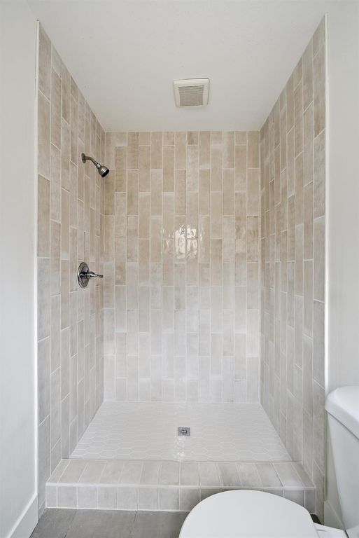 Image 25 of property listing at 1843 W Cortland Avenue, Fresno, CA 93705