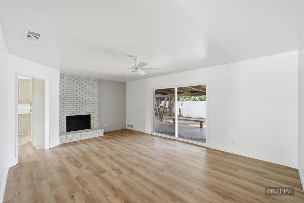 Image 3 of property listing at 1843 W Cortland Avenue, Fresno, CA 93705