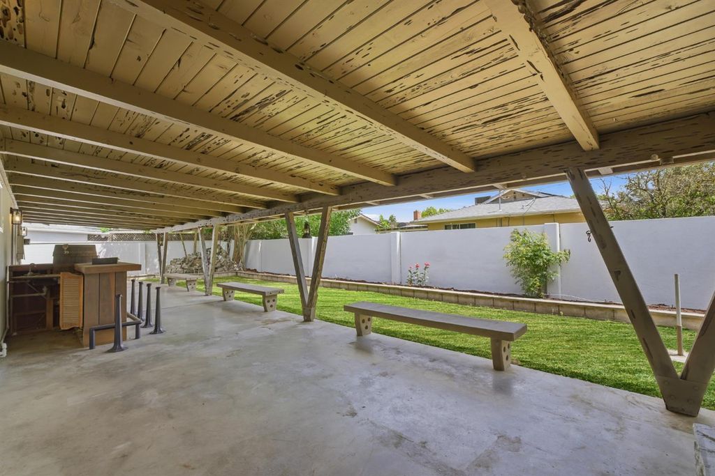 Image 32 of property listing at 1843 W Cortland Avenue, Fresno, CA 93705
