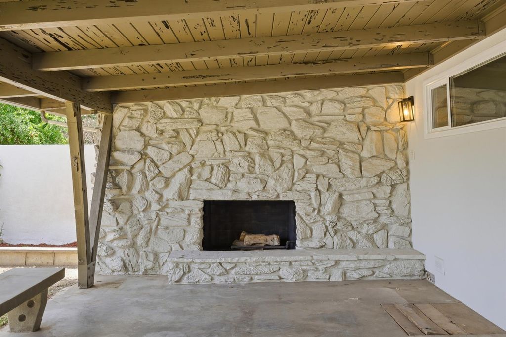 Image 34 of property listing at 1843 W Cortland Avenue, Fresno, CA 93705