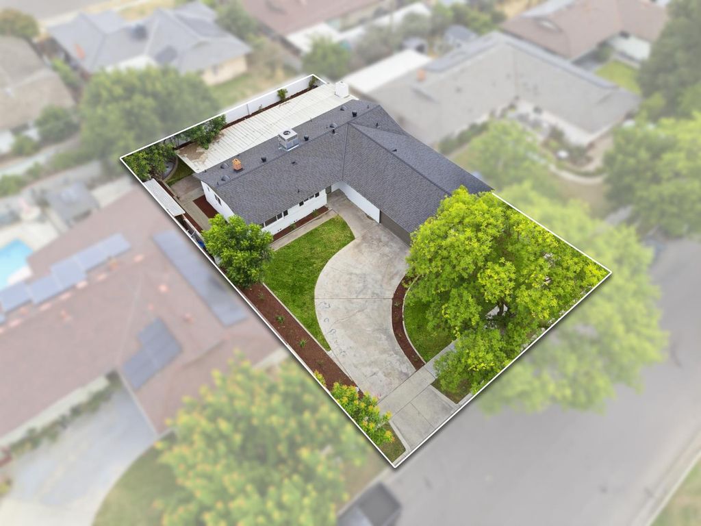 Image 38 of property listing at 1843 W Cortland Avenue, Fresno, CA 93705