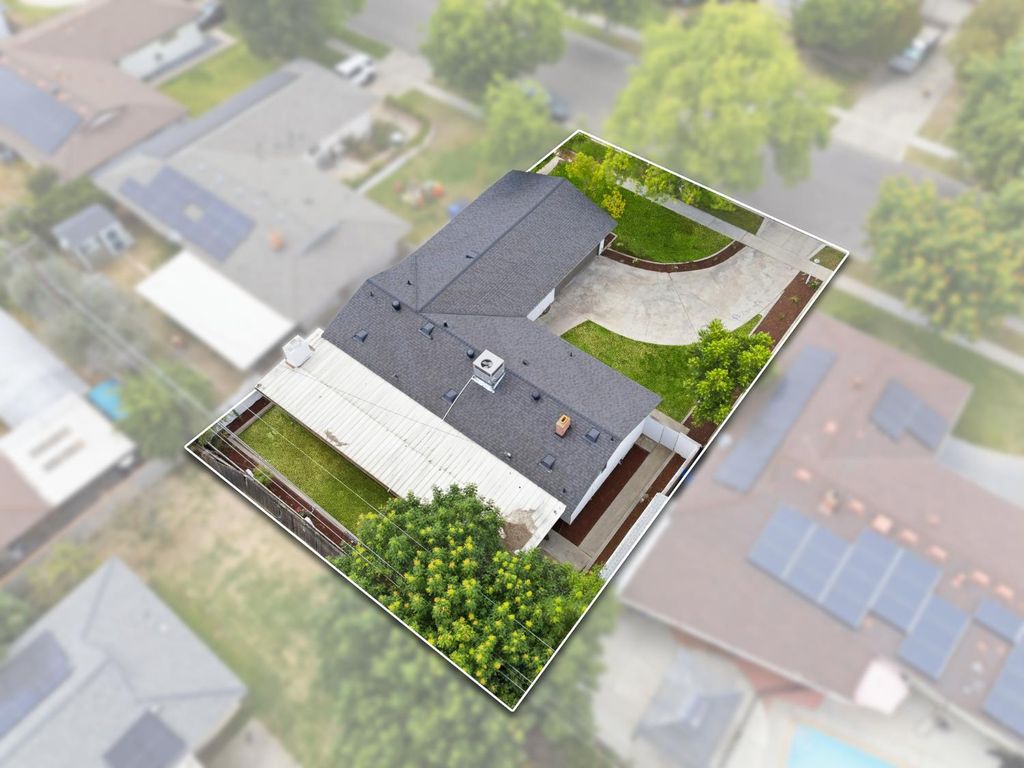 Image 41 of property listing at 1843 W Cortland Avenue, Fresno, CA 93705